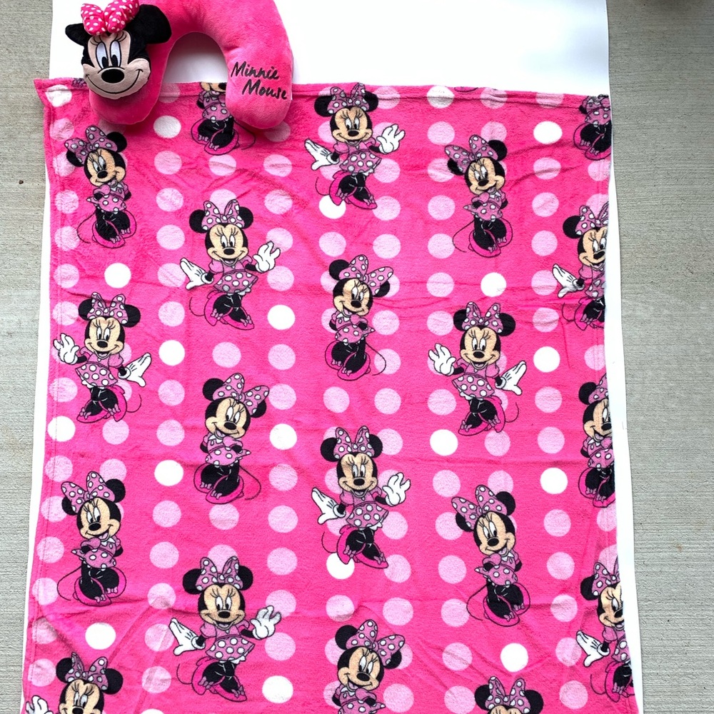 Minnie Mouse neck pillow Blanket set